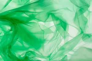 polietileno verde translúcido utilizado en aplicaciones industriales y comerciales